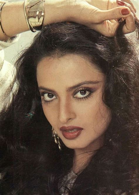 If you're looking for a funky summer look, then here's what you need to know about this hairdo. Throw back photo of Rekha ji (With images) | Hair movie ...