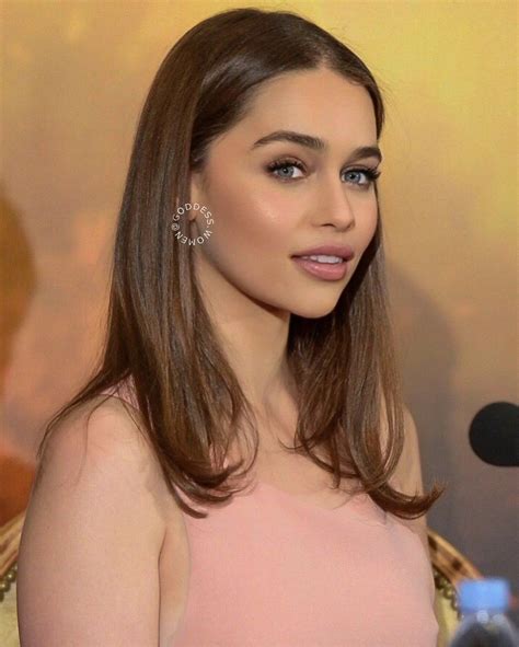 Welcome to enchanting emilia clarke, a fansite decided to the actress most known as daenerys targaryen from game of thrones since 2011. Emilia Clarke | Beautiful face, Beauty, Autumn aesthetic