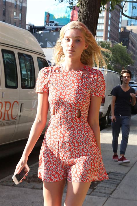 Hosk, geçtiğimiz günlerde de paylaştığı bir makalede doğum deneyimini anlatmıştı. Elsa Hosk in Mini Dress - Out in New York, August 2015 ...