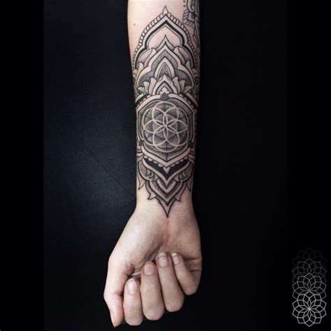 Today, there are a wide variety of some common wrist tattoos for men include eye tattoos, kanji characters, initials, full names. Tattoo on Wrist | Best Tattoo Ideas Gallery