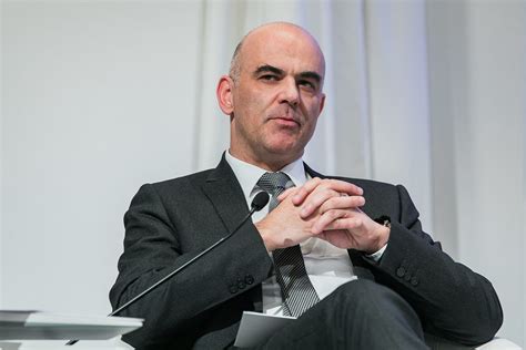 «es ist leider noch nicht der moment für einen zweiten grossen öffnungsschritt», hat gesundheitsminister alain berset heute an der medienkonferenz des bundesrats gesagt. Bundesrat verschärft Corona-Massnahmen | toxic.fm