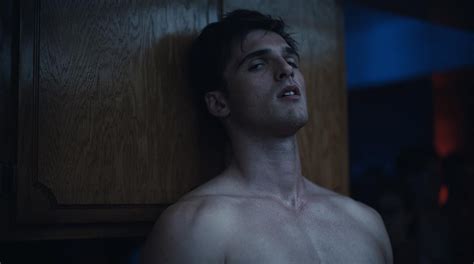 #euphoria #euphoriahbo euphoria hbo, euphoria aesthetic, euphoria bts, euphoria makeup australian actor jacob elordi wore all clothing from louis vuitton's fall/winter 2019 collection and. Jacob Elordi habla de lo complicado que es filmar escenas ...