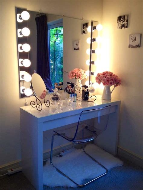 Makeup mirrors with lights seriously make all the difference. Ideas for Making your Own Vanity Mirror with Lights (DIY ...
