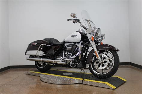 I bought a 2021 harley davidson road king standard in vivid black with lots of chrome. New 2021 Harley-Davidson Road King in Sacramento #306954 ...