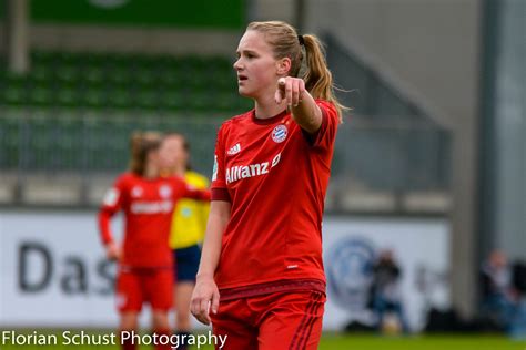 She has been named in the pfa team of the year for the last two seasons and was also named. Vivianne Miedema - FC Bayern München | Facebook Instagram ...