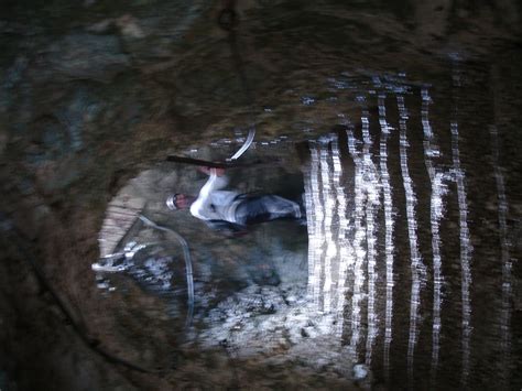 Die höllentalklamm bei grainau (ortsteil hammersbach). Bergtour: Garmisch Partenkirchen - Höllentor 2100 m (Tour ...