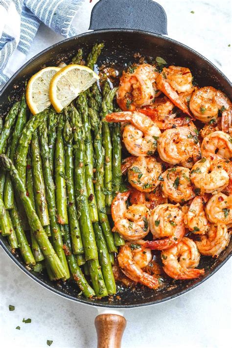 Only 309 calories per serving! Lemon Garlic Butter Shrimp with Asparagus - So much flavor ...