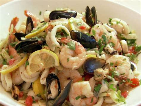 Fresh from her own garden, the barefoot contessa ina garten. Ina Garten Italian Pasta Salad / Cook pasta until slightly ...