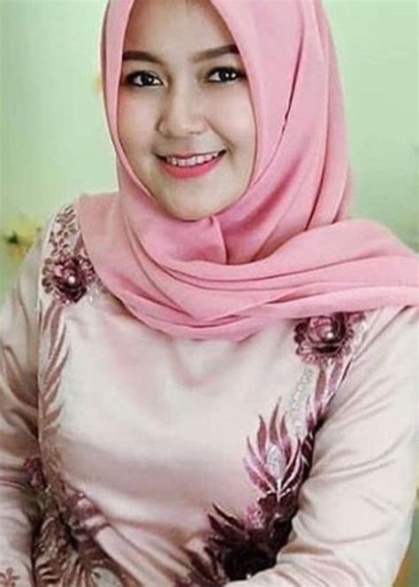 Ngintipin janda selingkuh dengan suami teman sendiri. Muslimah Cantik Cari Jodoh Riau | Wanita cantik, Kecantikan, Pejuang wanita