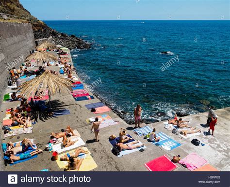 Für alle auf agoda.com getätigten hotelreservierungen garantieren wir günstige preise. Jardim Do Mar Stockfotos und -bilder Kaufen - Alamy