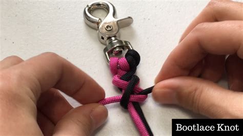 Paracord is perfect for weaving your own pet leash. Paracord Dog Leash Knot - Bootlace Knot - Paw-Palz