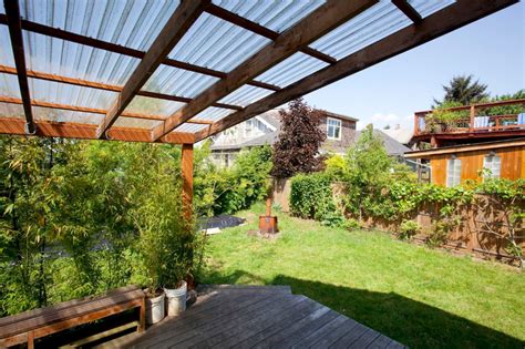 Easily rent an outdoor party venue in brooklyn, ny. Alberta Arts Room Overlooking Verdant Backyard - Houses ...