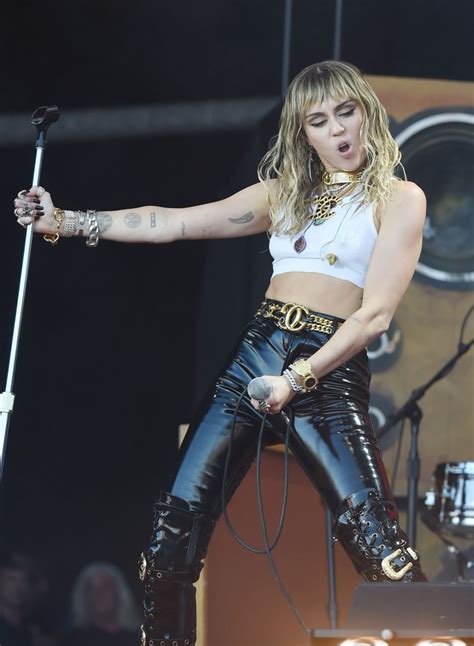 No one else was home, and her bff was dressed extremely sexy. Miley Cyrus Braless | The Fappening. 2014-2020 celebrity ...