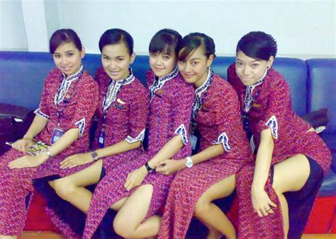 Sedangkan untuk pramugari senior sebesar rp5 juta rp6 juta. Sexi pramugari Lion Air ~ World stewardess Crews