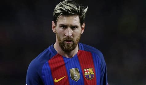 He has won the ballon d'or, the annual award given to the best player in the world, 6 times and an olympic gold medal. Leo Messi i reprezentacja Argentyny byli krok od ...