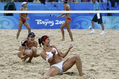 História da vôlei de praia, regras, federação, quadra, esporte olímpico e o vôlei de praia nas olimpíadas. Melhores do Esporte: Vôlei de Praia - Campeões Olímpicos