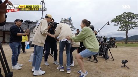 These are the things running man is known for but here are 20 things you might have forgotten. Watch: Jun So Min And HaHa Hilariously Strip Lee Kwang Soo To Win A Game On "Running Man" | Soompi
