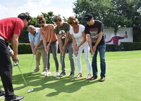 The nike go flyease allows users to wear their shoes without even touching them with their hands priced at usd$120, the nike go flyease will be available initially via invite for some nike members. Golflessen en trainen bij golfclub Prise d'Eau - Tilburg