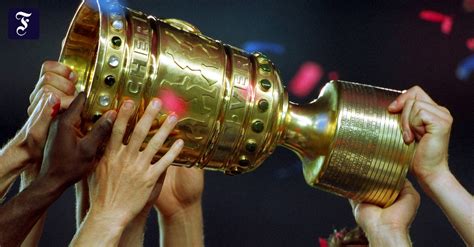 Die liga auf einen blick. Fußball: DFB-Pokal-Halbfinale 2021 am 1. Mai-Wochenende