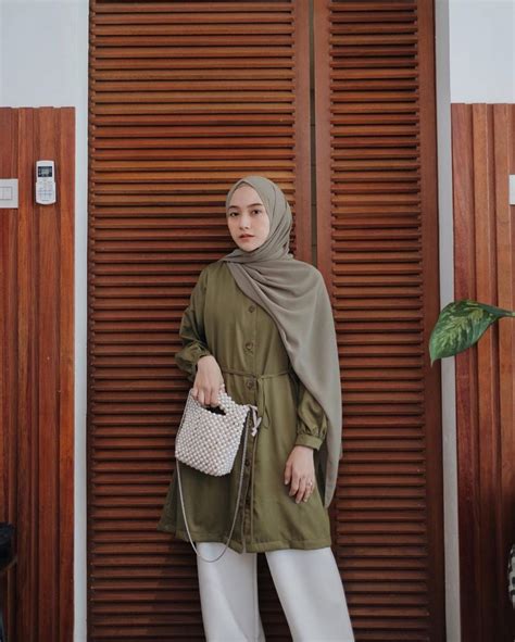 Kamu bisa memadupadankan beberapa jenis kain dengan. Model Baju Army Hijab - 12 Ide Mix And Match Warna Army Hijab Ala Fashion Influencer Stunning ...