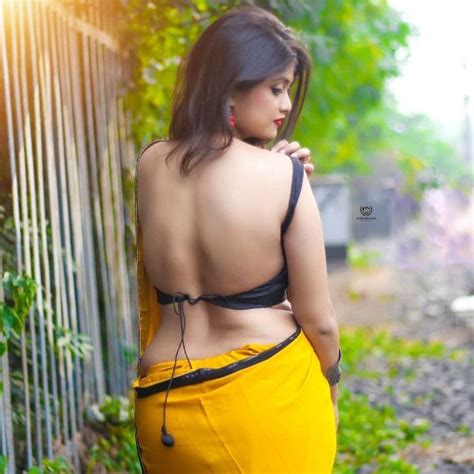 Beautiful cute innocent sweet passionate saree blouse naval kisscleavage. Which dresses are good for flaunting cleavage? - Quora