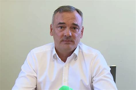 Én magammal akarok békében élni, nem a világgal. hvg360 - Hont András: A győriek innentől legalább hátulról ...