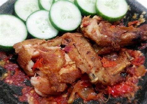 Sambal tomat terasi mentah bahan : Resep Sambal Mentah Mantap / Resep Sambal Bajak Pedas ...