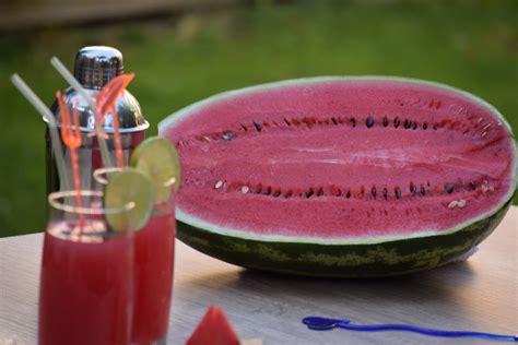 How long does watermelon last? Does Watermelon Juice Go Bad? Shelf Life, Storage