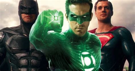 I also wonder if it's meant to represent hal jordan/john stewart or the green lanterns in the history my new fear: No Green Lantern Ryan Reynolds For Snyder Cut | Cosmic ...