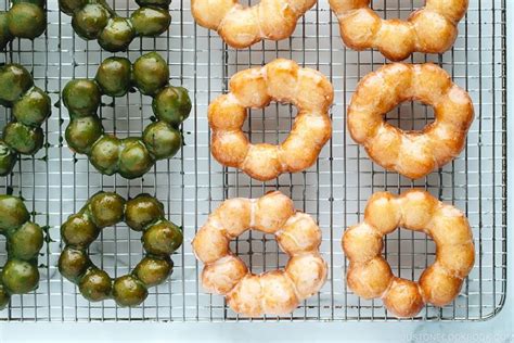 Donuts' pon de ring is our. Pon de Ring Donut | Recipe | Donut recipes, Recipes, Food
