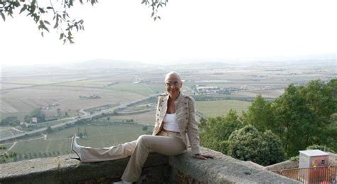 « raffaella ci ha lasciati. Dove vive Raffaella Carrà a 76 anni: trattenete le lacrime ...