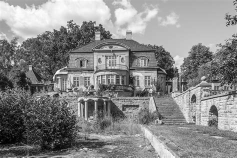 1909) ursprungligen en knuttimrad villa i schweizerstil 1883 ritad av arkitekt, professor magnus isaeus. Villa Kassman | Fredrik Alpstedt | Flickr