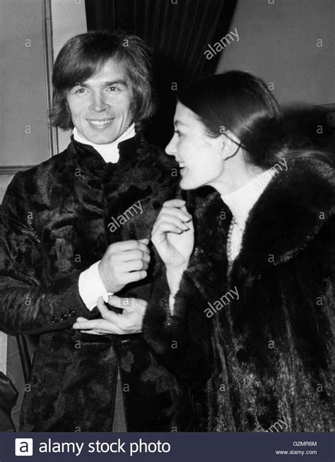 Carla fracci omri omca (pronounced ˈkarla ˈfrattʃi; Rudolf Nureyev e Carla Fracci,Bologna 1960-70 Foto ...