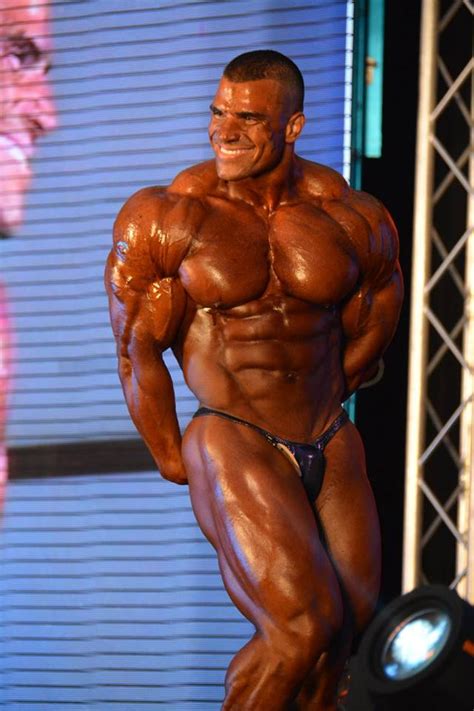 Cette politique de confidentialité s'applique aux informations que nous collectons à votre sujet sur filmube.com (le «site web») et les applications filmube et comment nous utilisons ces informations. Worldwide Bodybuilders: Muscle Prince of Egypt Hassan Mustafa