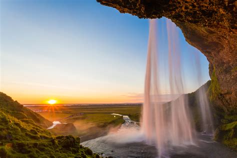 Aurora snow blows her new pool boy and the cameraman. Iceland: More Than Just the Northern Lights | Travelzoo