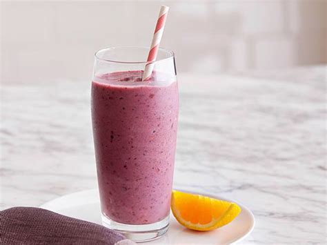 As you ponder over the changes to your life, the new crib and stroller, do not lose sight of the little things. Mixed Berries and Banana Smoothie | Recipe | Fruit smoothie recipes, Food for pregnant women ...