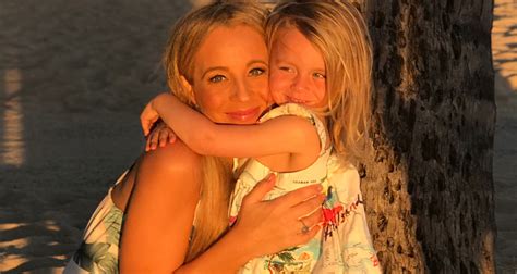 Select from premium carrie bickmore of the highest quality. Pregnant Carrie Bickmore shares photos of her baby bump ...