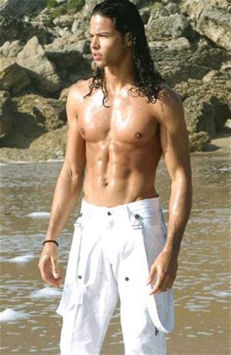 Vieira began his career when he was cast as the character, david, in the portuguese soap opera. FOTOS DE ANGÉLICO VIEIRA