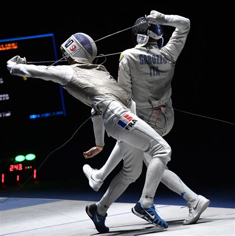 Avant de devenir un sport connu, l'escrime était juste un entraînement au. escrime fleuret regles - L'escrime : un sport olympique