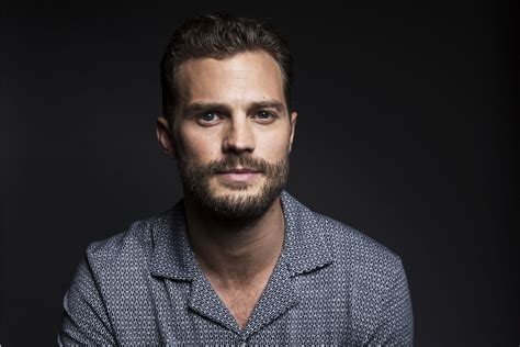 Initially beginning his career as a model in 2001, he appeared in campaigns for hugo boss, dior homme. Ο Jamie Dornan άφησε τις κόρες του να τον ντύσουν σαν ...