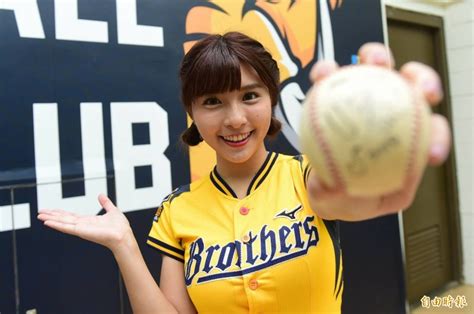 Jun 23, 2021 · 中信兄弟今天則安排一軍球員前往中山醫學大學附設醫院進行篩檢，包含教練、球員及行政人員共68位，快篩結果皆為陰性。 明天也將安排二軍人員. 中職》中信兄弟無緣晉級季後賽 「峮峮」有話想對球迷說（影音） - 自由體育