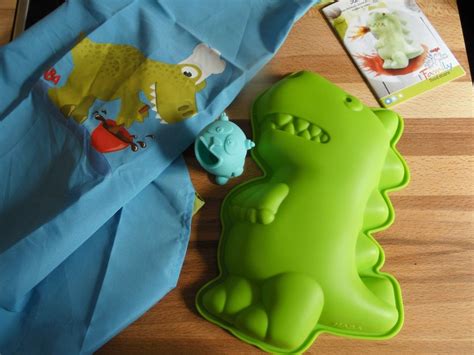 Ha.s pinnwand „backen auf pinterest. Schokoladen-Kuchen DINO Silikonbackform von HABA # ...