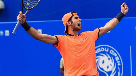 Karen khachanov, joueur russe, commence à jouer au tennis à l'âge de 3 ans. Karen Khachanov clinches maiden title at Chengdu Open ...