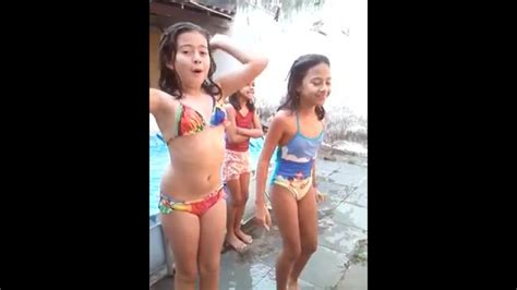 A piscina de lava é um desafio muito divertido e cômico. Desafio Da Piscina 2021 / Desafio Da Piscina Clara Eisa Hd ...