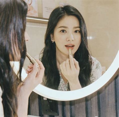 Song hye kyo talks about her upcoming drama, activities she wants to explore besides acting, and more. Song Hye Kyo Changes Her Style And Everyone Can't Get Over ...