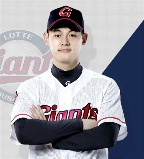 김현수 선수의 시즌 1호 홈런 볼티모어 오리올스 대 템파베이 레이즈 baltimore orioles vs tampa bay 시즌 두번째 홈런을 투런 홈런으로 장식하는 벌티몰 오리올레즈의 김현수 선수 baltimore orioles vs. KIA, 안치홍 보상 선수로 롯데 김현수 지명 - 노컷뉴스