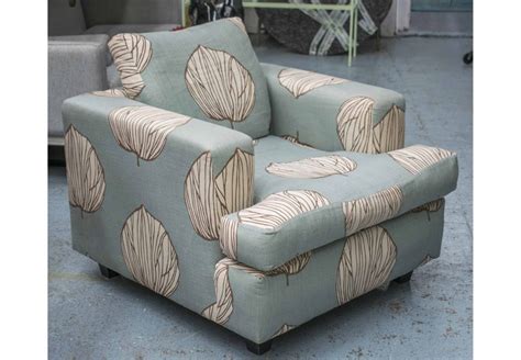 In stock | 3 working days in cargo. ARMCHAIR, with seat and back cushion, in pale blue and ...