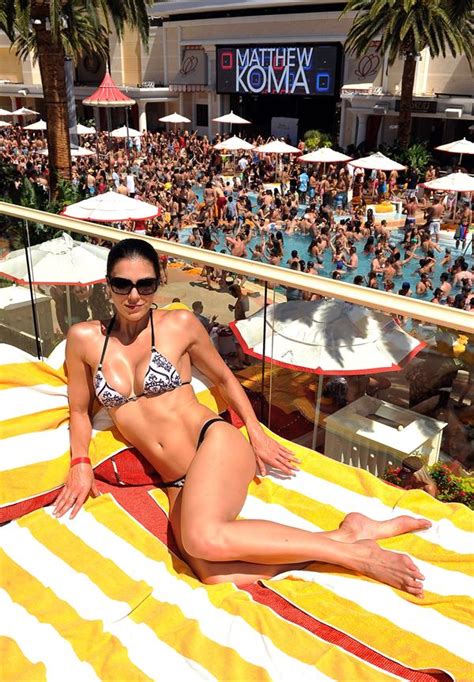 Check out the number of amberheard followers on this instagram profile and other interesting statistics. Adrianne Curry Is A Nerd's Ultimate (And All-Time) Fantasy