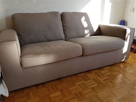 — the sofa is cushioned with foam material. Schönes, sehr bequemes Sofa in Taube | Kaufen auf Ricardo