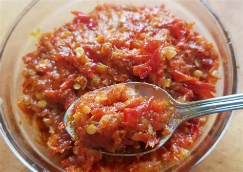 Kalau mentah, langsung saja diulek. Sambal Terasi Mentah' Paling Enak : Langkah Mengolah ...